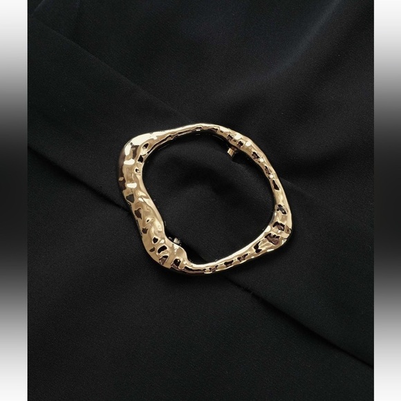 BloomChic Plus Size  Plain Elastic Waist Buckle Detail Wrap Blouse - Picture 4 of 7